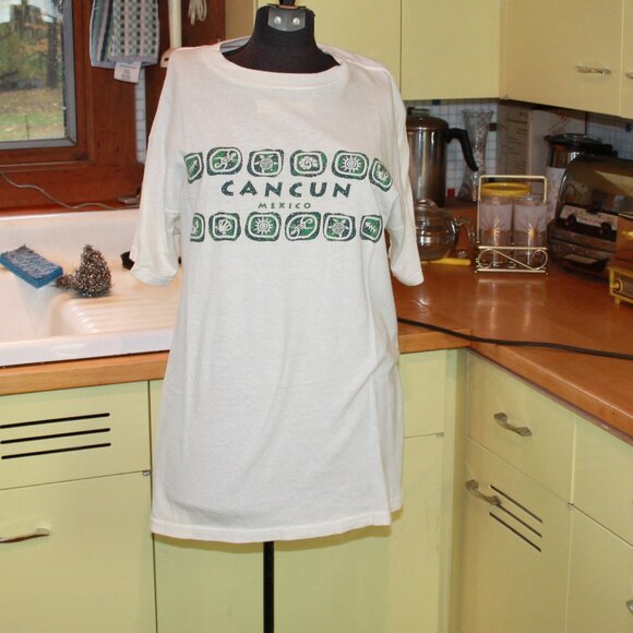 Vintage Cancun Tourist Tee Shirt - Picture 1 of 5